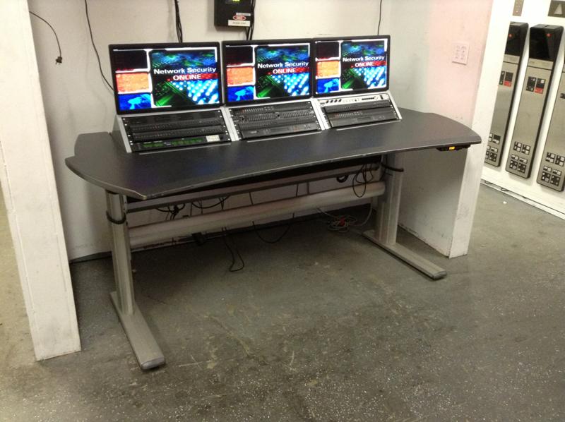 Lcw Props Workrite Adjustable Media Desk Only