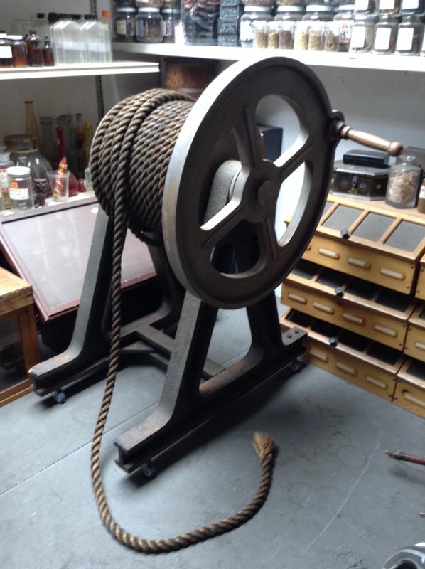 LCW Props: Crank Spool Of Rope On Rolling Stand